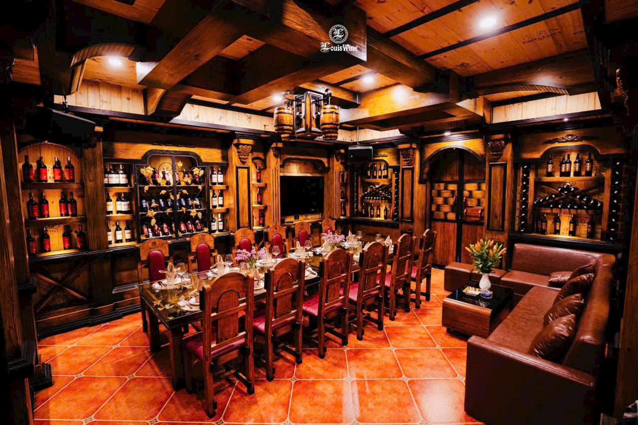 Wine cellar dining room