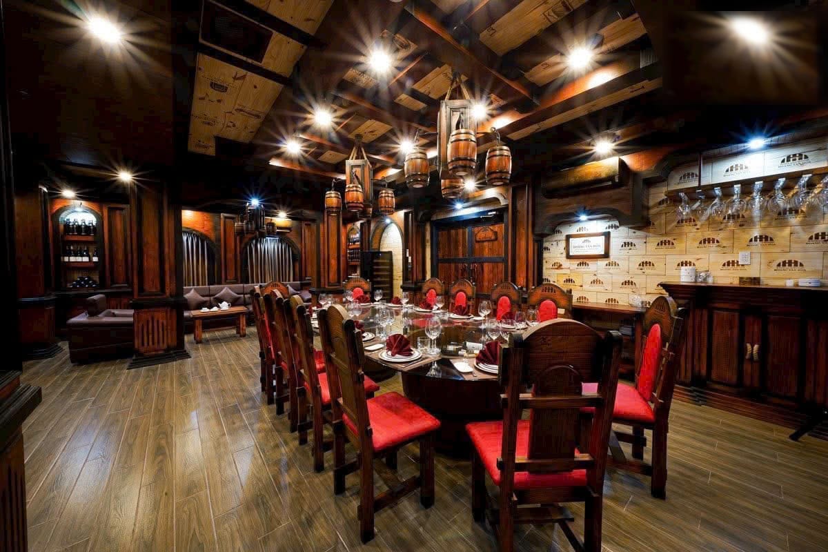 Banquet room